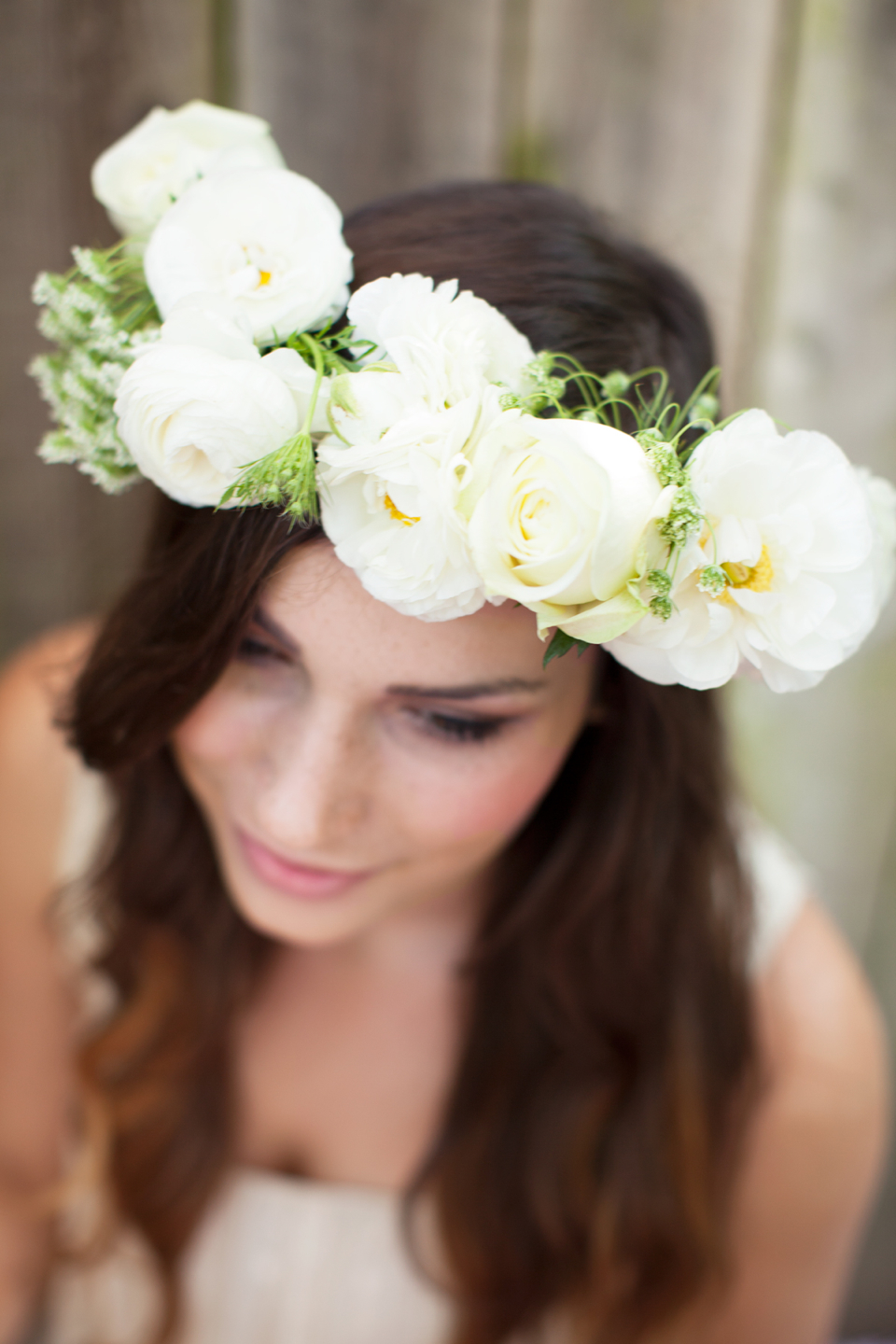 Styling: <b>Alicia Lund</b> // Model: Kelly Burns // Photography: Michelle Drewes - diy-flower-crowns-final-00